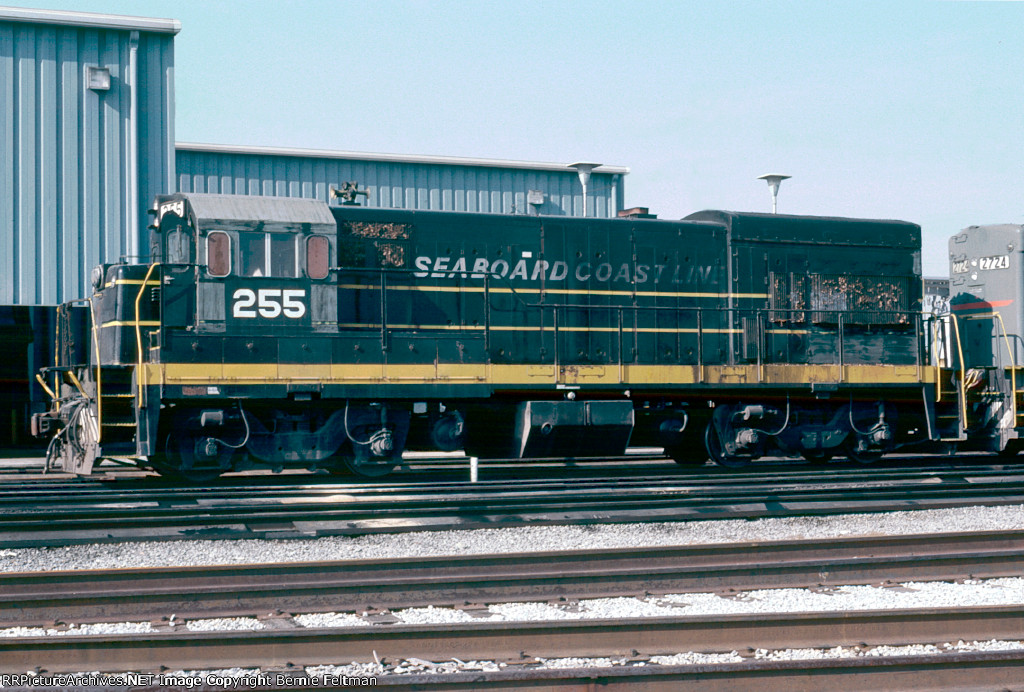 Seaboard Coast Line (Seaboard System) U18B 255